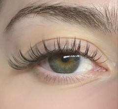 Wet Mascara lashes on a client